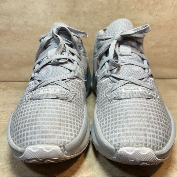 Nike LeBron Basketball Shoes main image 5